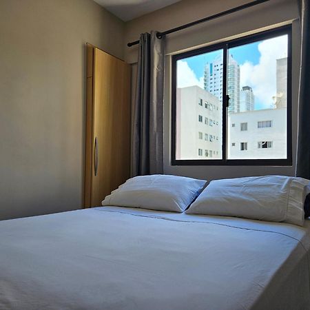2 Quartos A 200Mts Praia Central, Garagem, Churrasqueira, Wi-Fi 90 Mbps, Pet Friendly Balneário Camboriú Kültér fotó