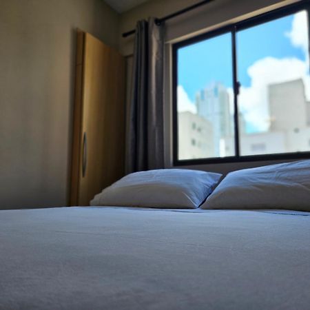 2 Quartos A 200Mts Praia Central, Garagem, Churrasqueira, Wi-Fi 90 Mbps, Pet Friendly Balneário Camboriú Kültér fotó