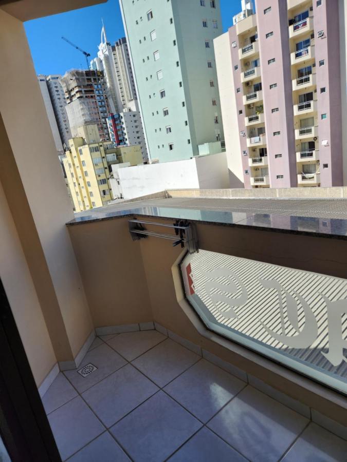 2 Quartos A 200Mts Praia Central, Garagem, Churrasqueira, Wi-Fi 90 Mbps, Pet Friendly Balneário Camboriú Kültér fotó