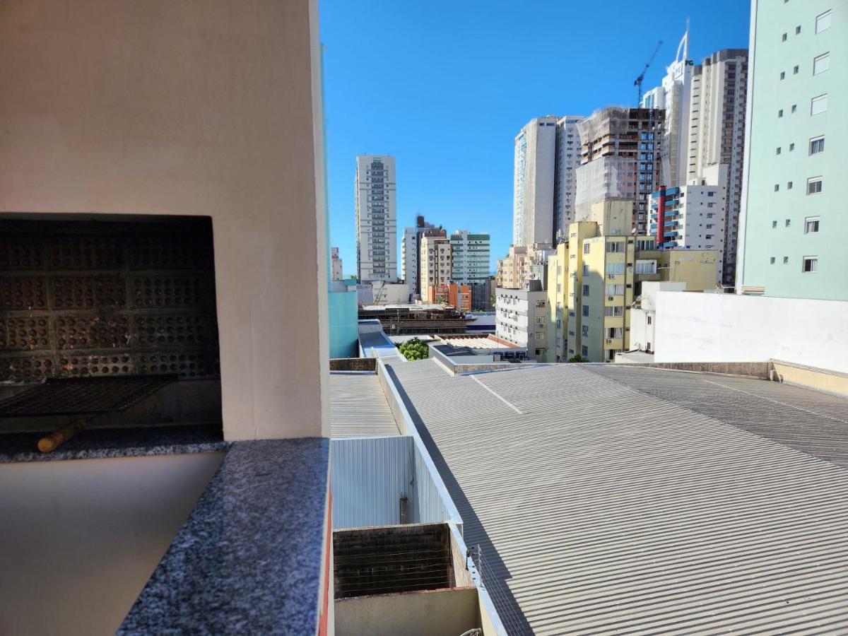 2 Quartos A 200Mts Praia Central, Garagem, Churrasqueira, Wi-Fi 90 Mbps, Pet Friendly Balneário Camboriú Kültér fotó