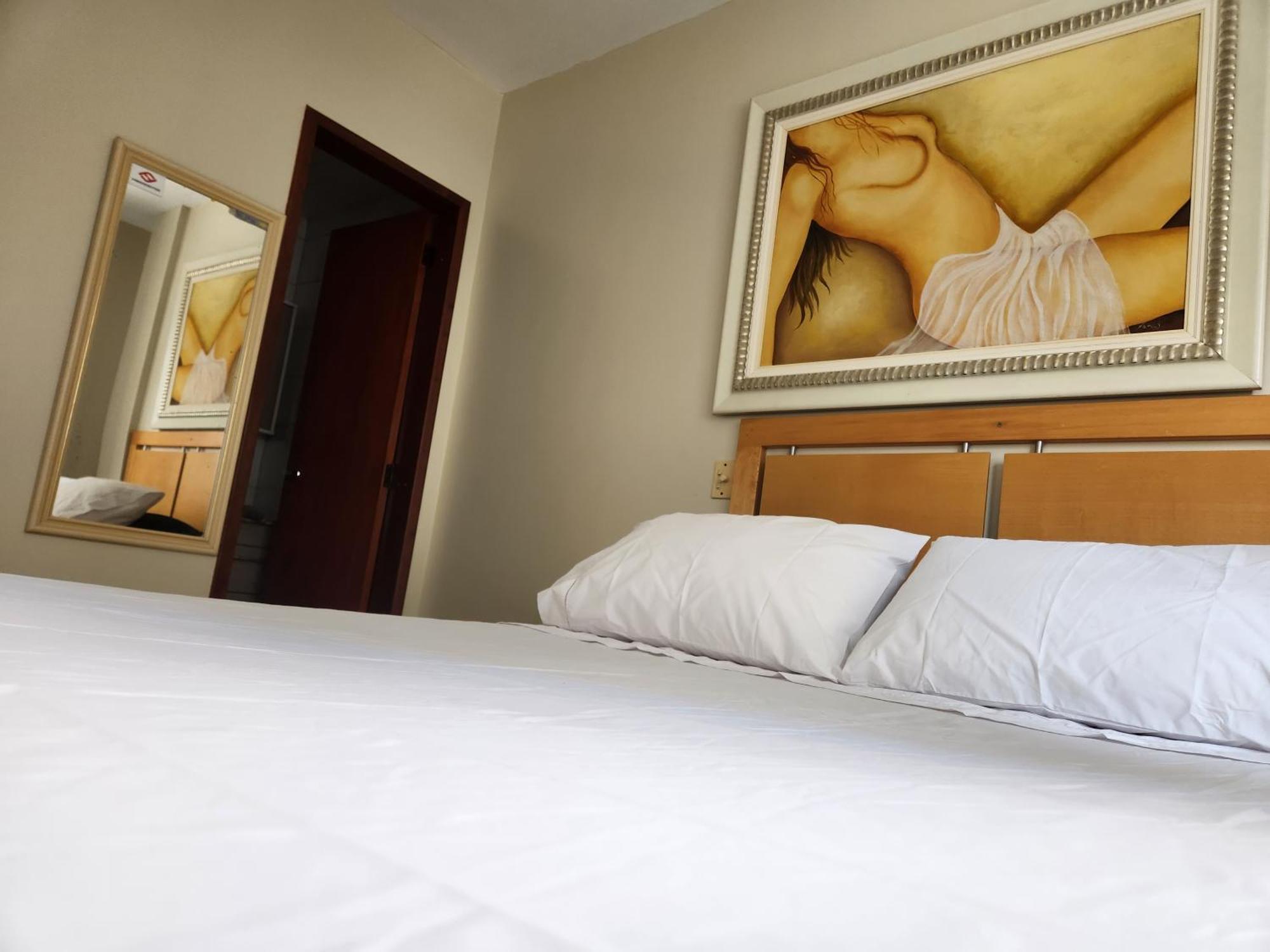 2 Quartos A 200Mts Praia Central, Garagem, Churrasqueira, Wi-Fi 90 Mbps, Pet Friendly Balneário Camboriú Szoba fotó