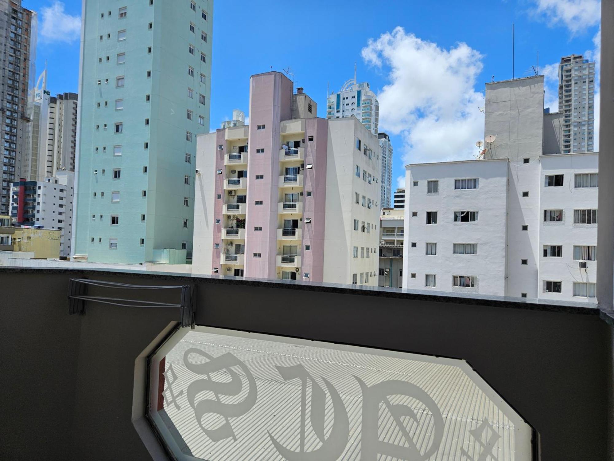 2 Quartos A 200Mts Praia Central, Garagem, Churrasqueira, Wi-Fi 90 Mbps, Pet Friendly Balneário Camboriú Kültér fotó
