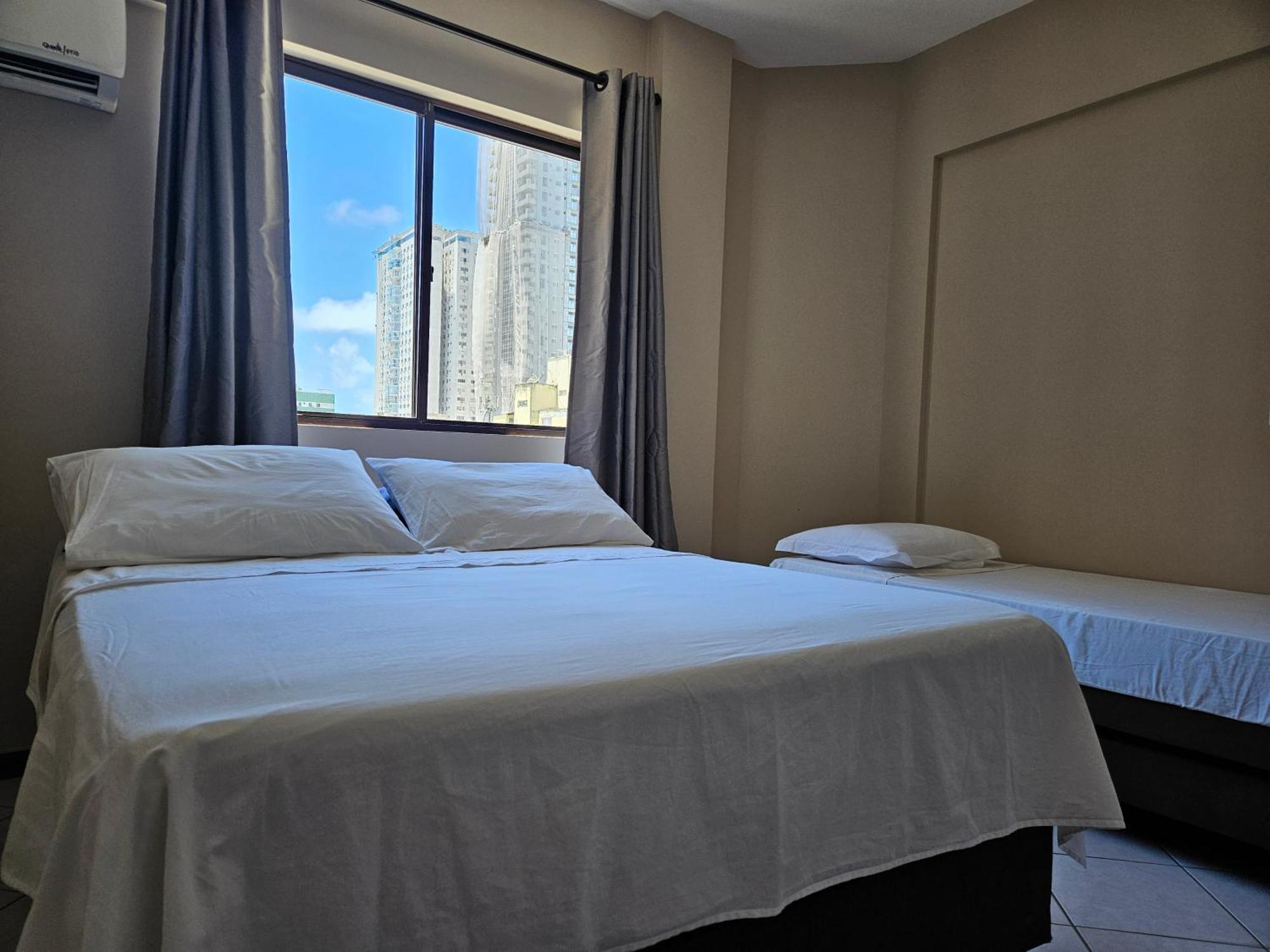 2 Quartos A 200Mts Praia Central, Garagem, Churrasqueira, Wi-Fi 90 Mbps, Pet Friendly Balneário Camboriú Kültér fotó