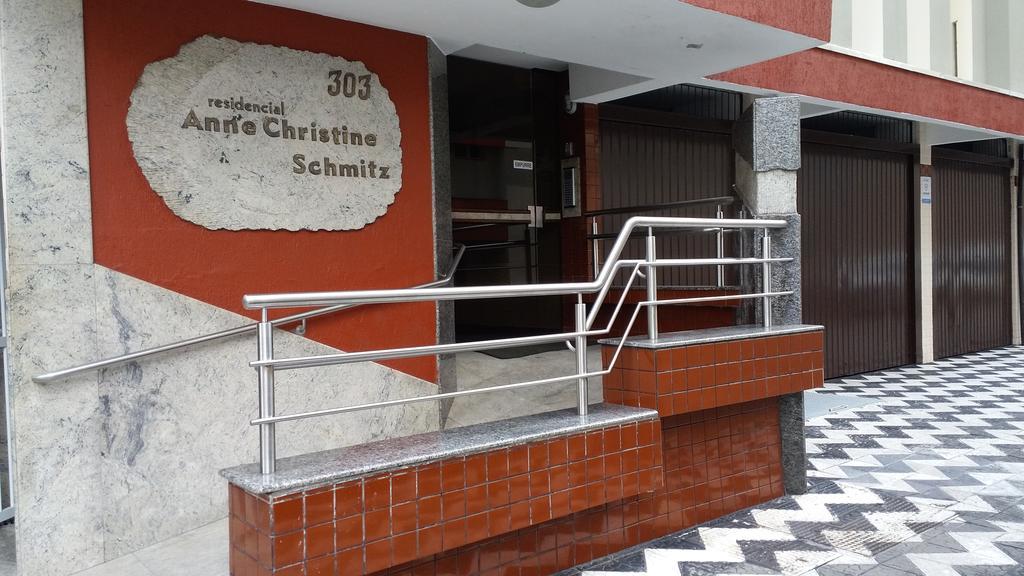 2 Quartos A 200Mts Praia Central, Garagem, Churrasqueira, Wi-Fi 90 Mbps, Pet Friendly Balneário Camboriú Kültér fotó